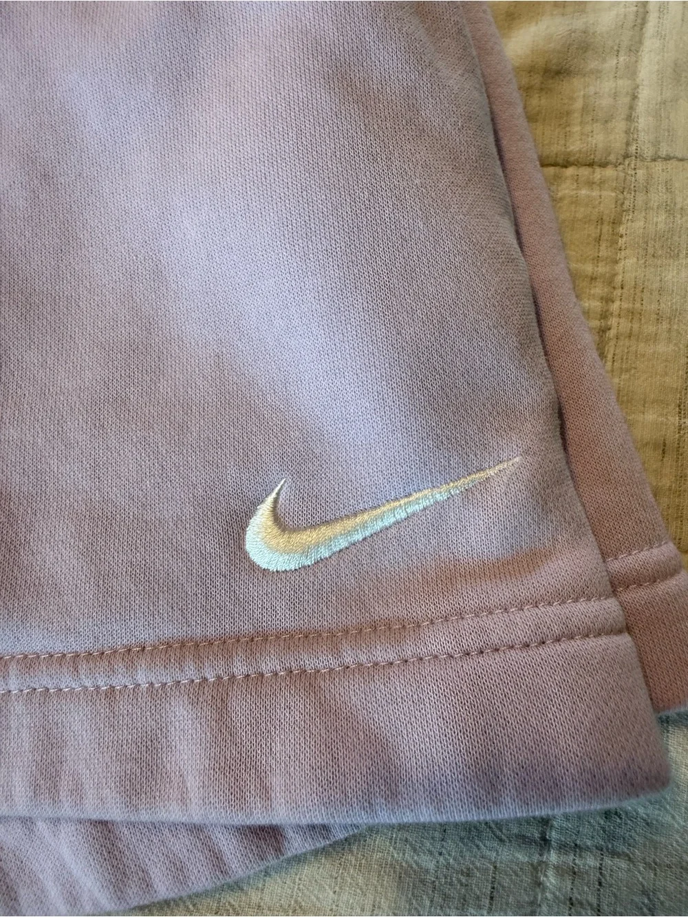 Nike Women's Light Lavender Athletic Shorts size Medium drawstring Swoosh